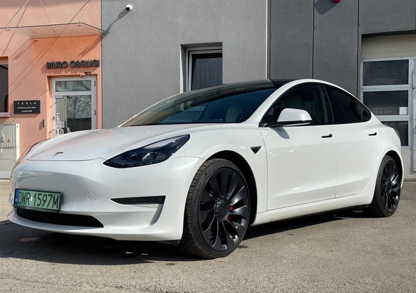 Tesla Model 3 cena 182500 przebieg: 18850, rok produkcji 2021 z Wrocław małe 631